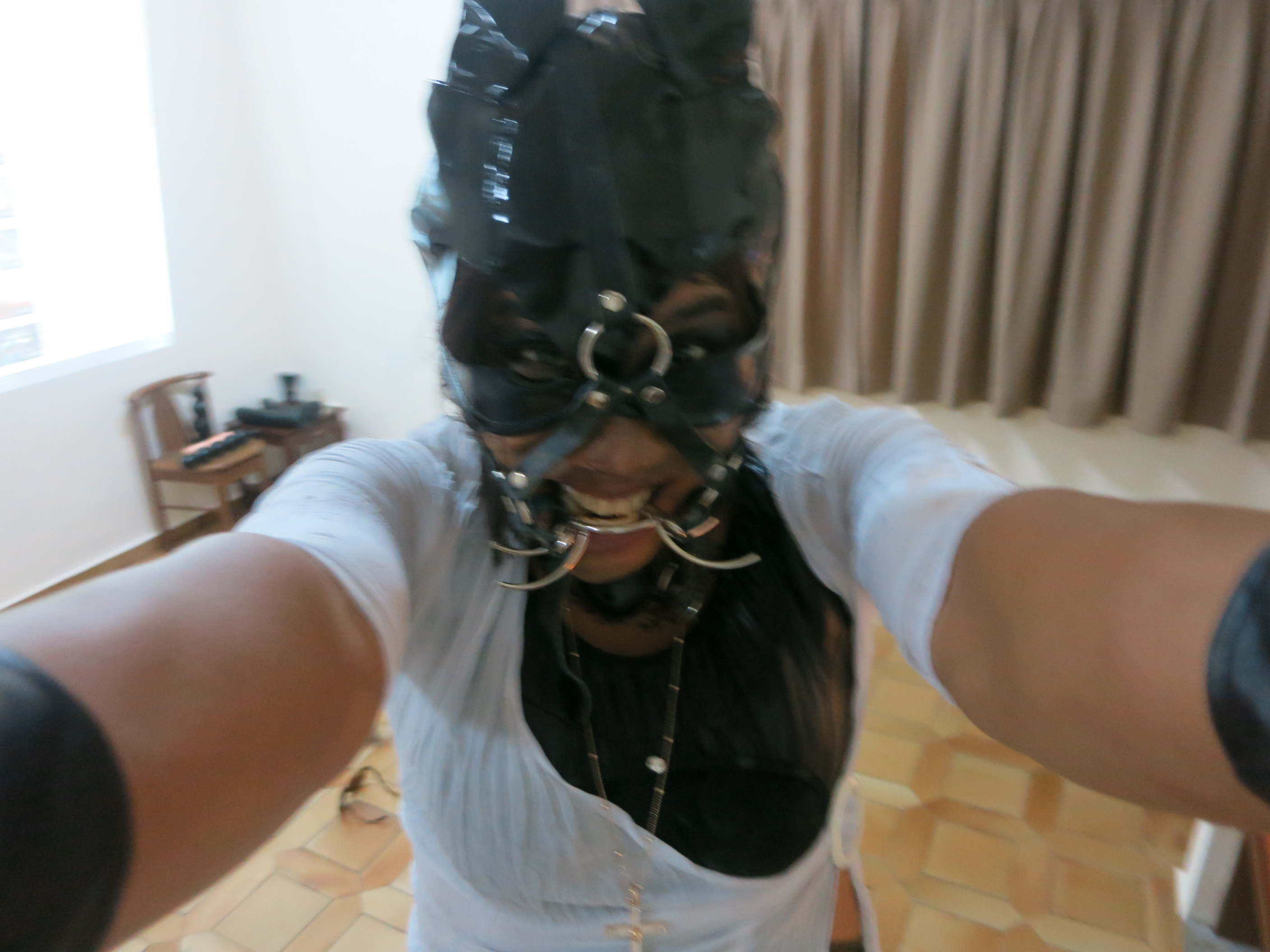 Next Image >>