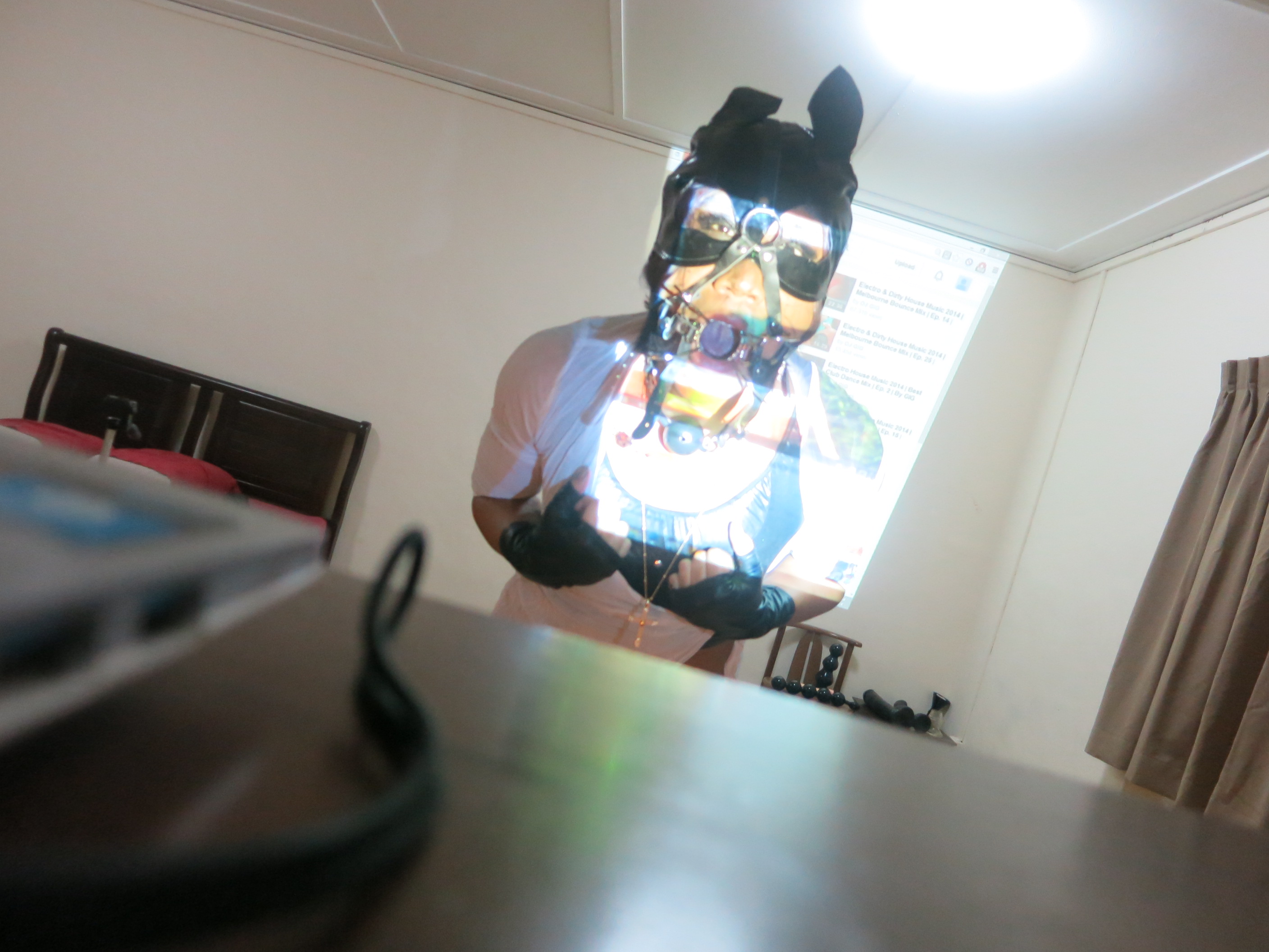 Next Image >>