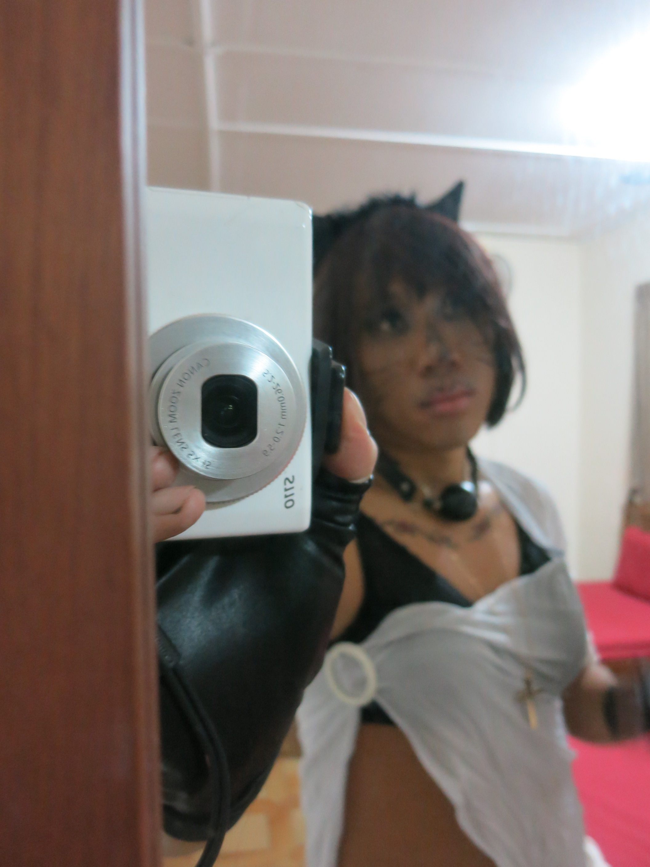 Next Image >>