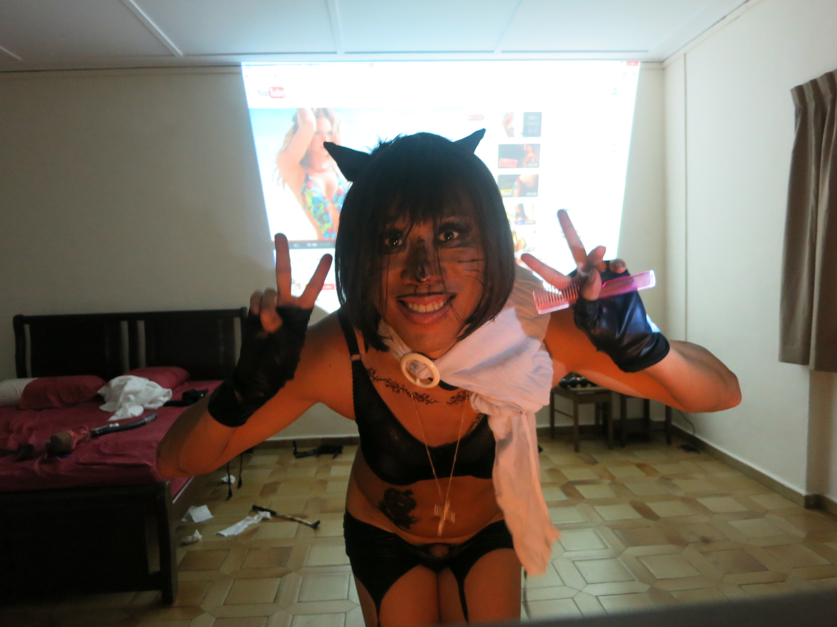 Next Image >>