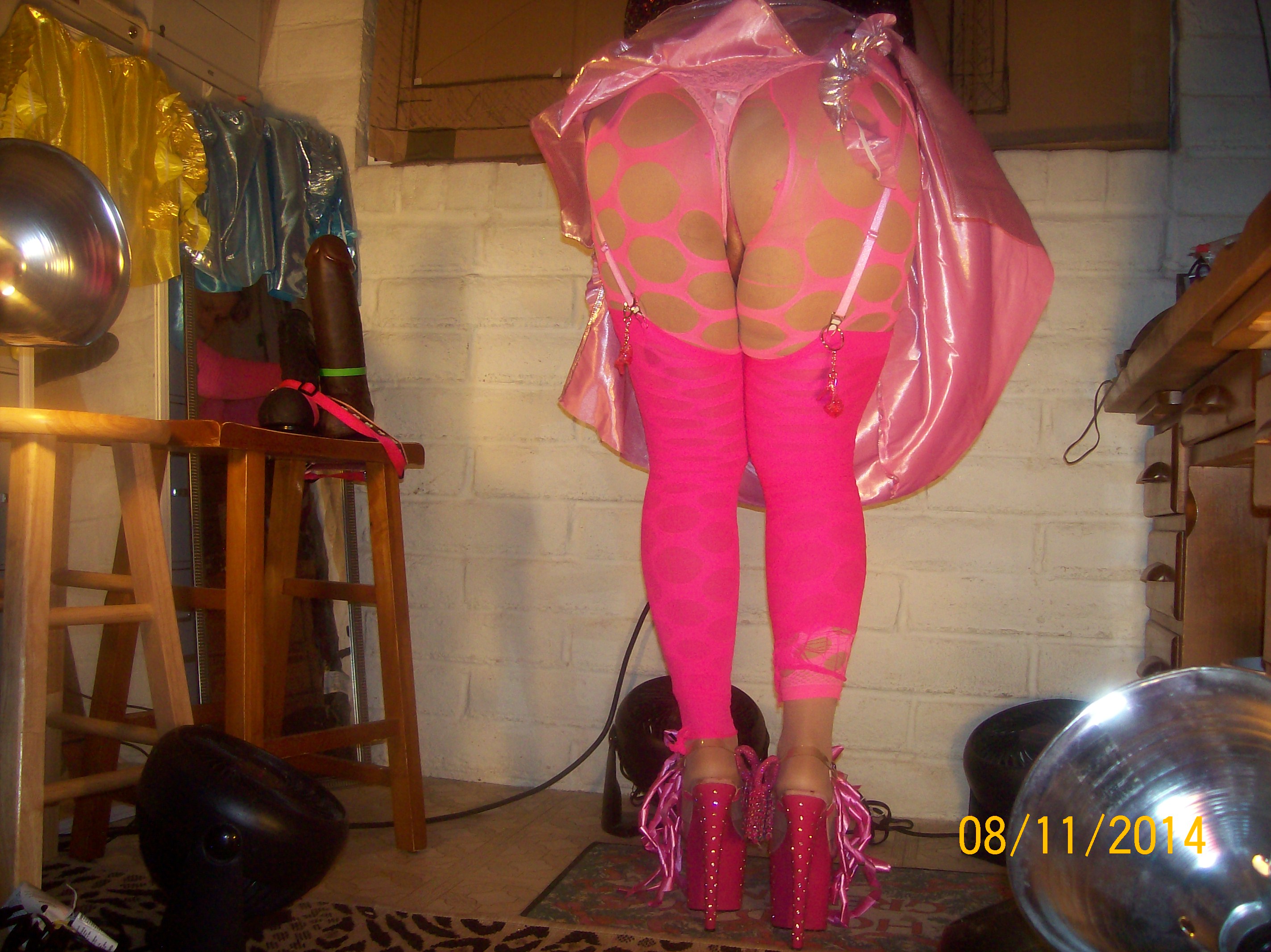 Next Image >>