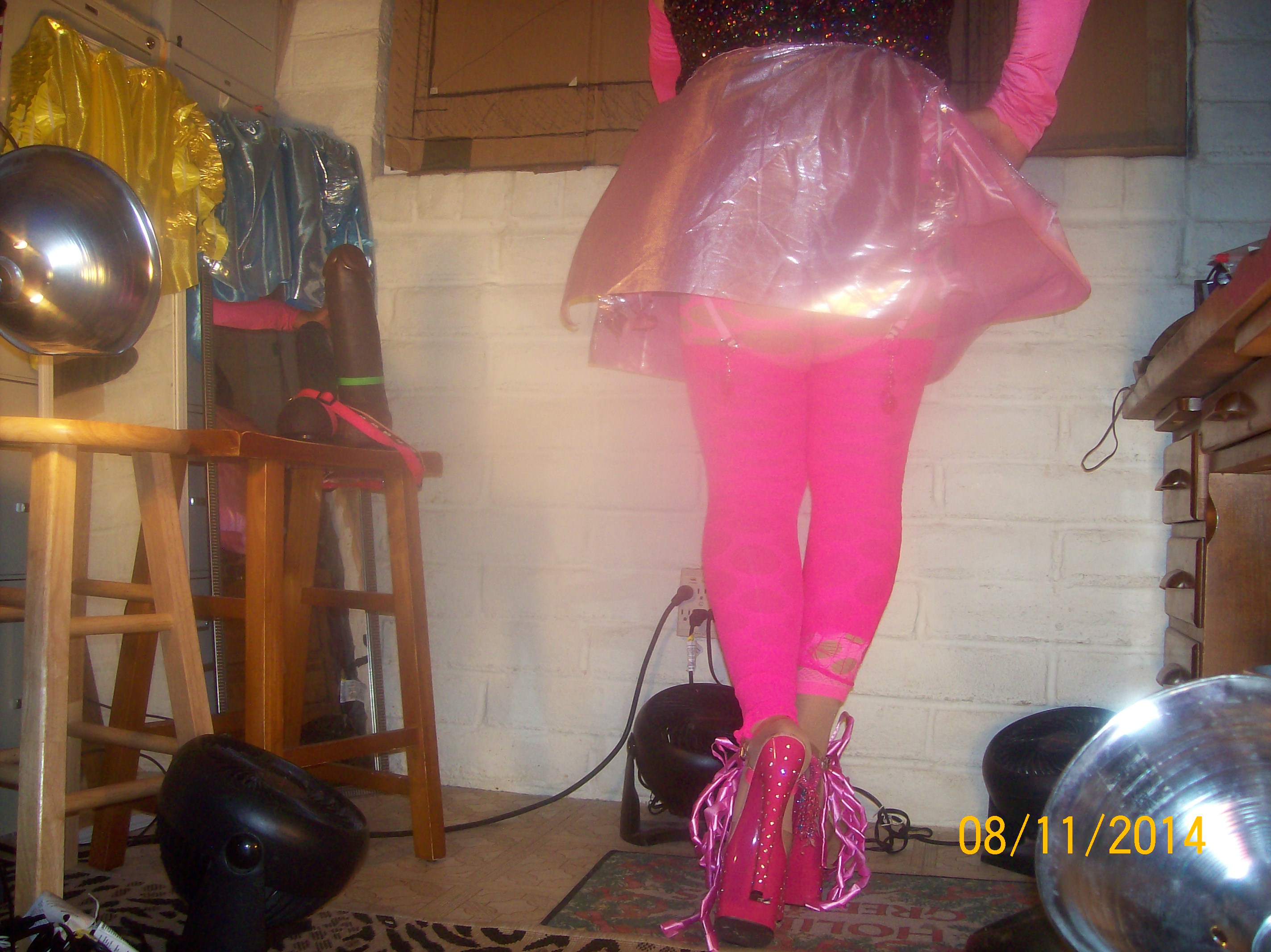 Next Image >>