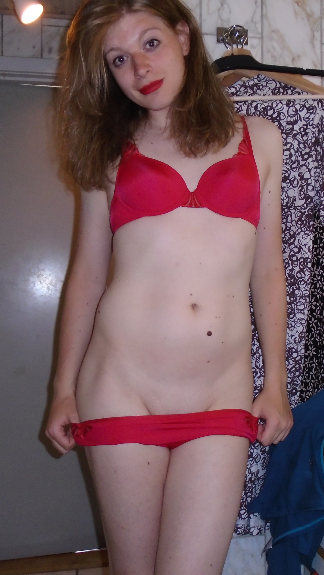 Next Image >>