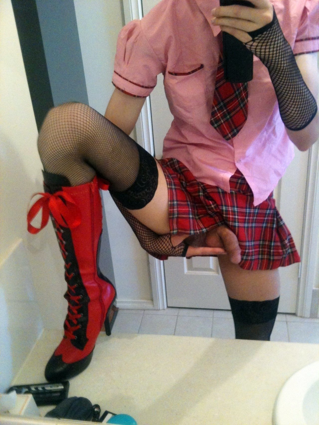 Sissy Posing Photo 18 AShemaletubecom