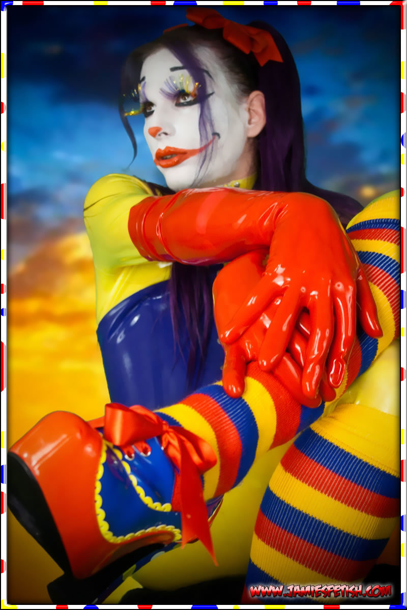 Next Image >>