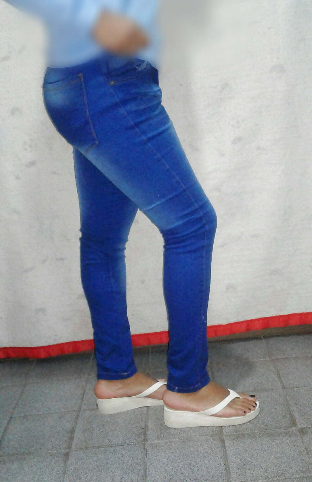 Next Image >>