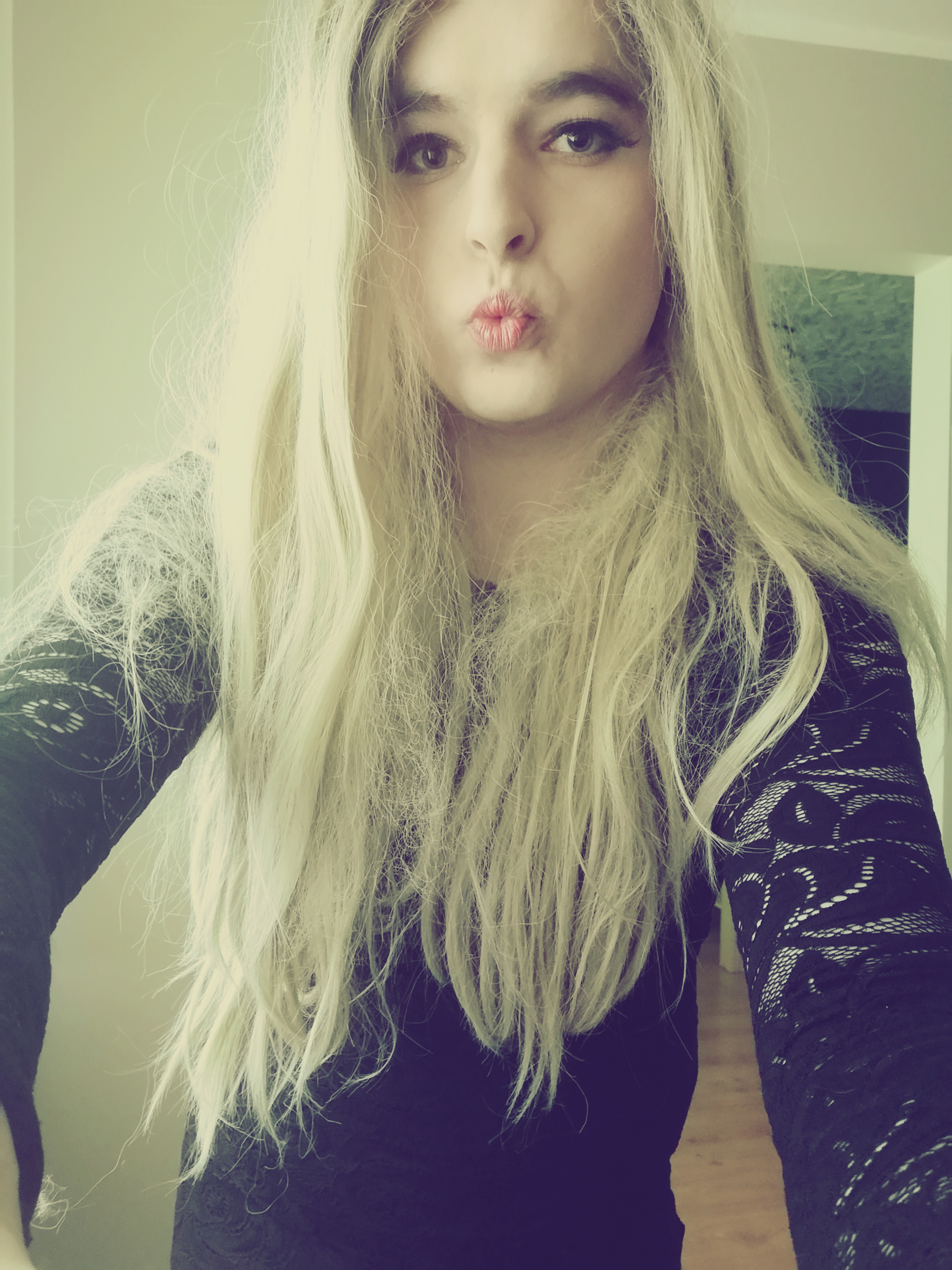 Weiter Image >>