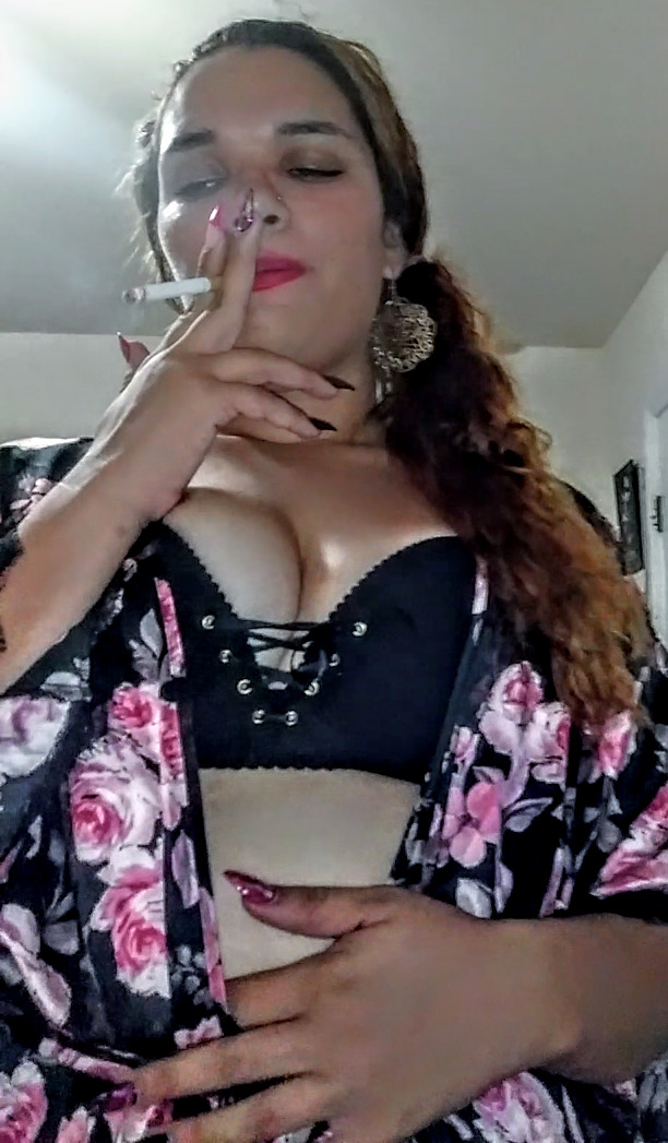 smoking blowjob n sex_tsMia - photo 14 - aShemaletube.com