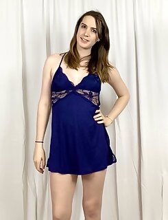 Hannah Lanser - photo 3 - aShemaletube.com