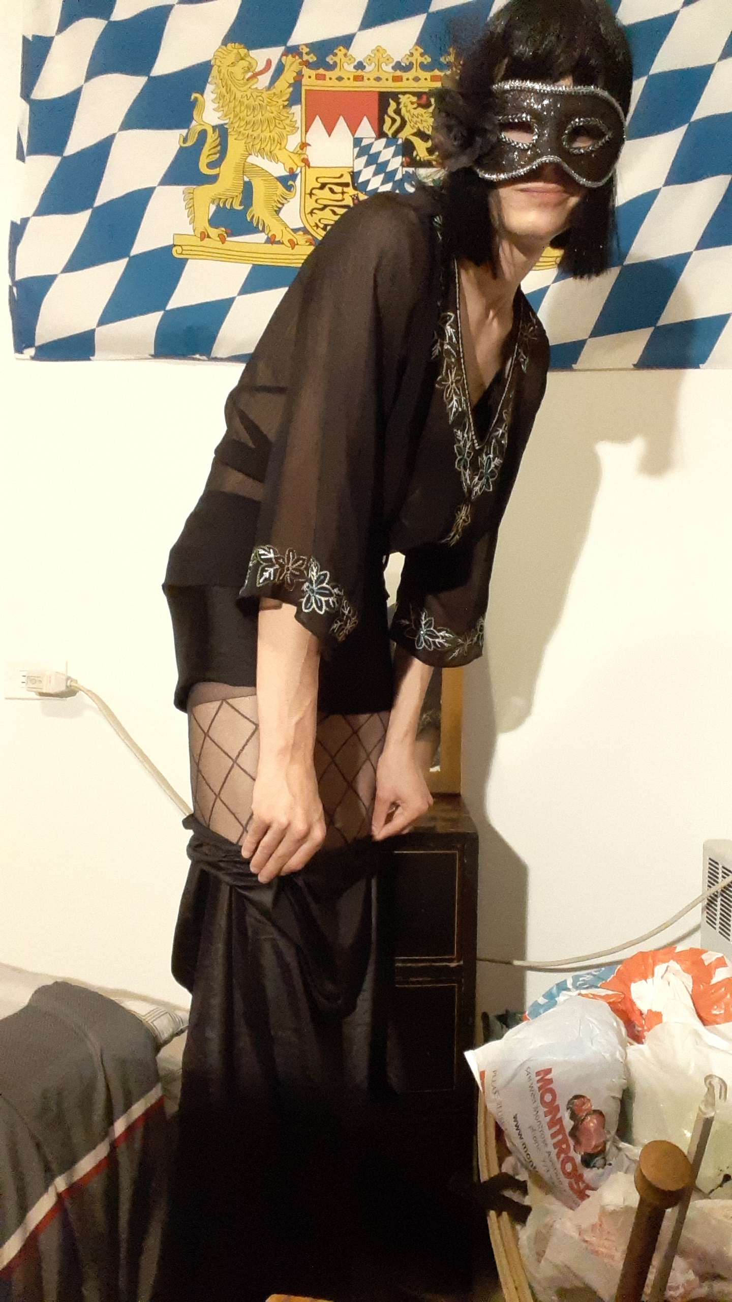 Next Image >>