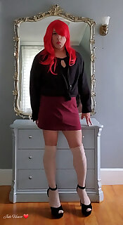 Juli Heart red skirt