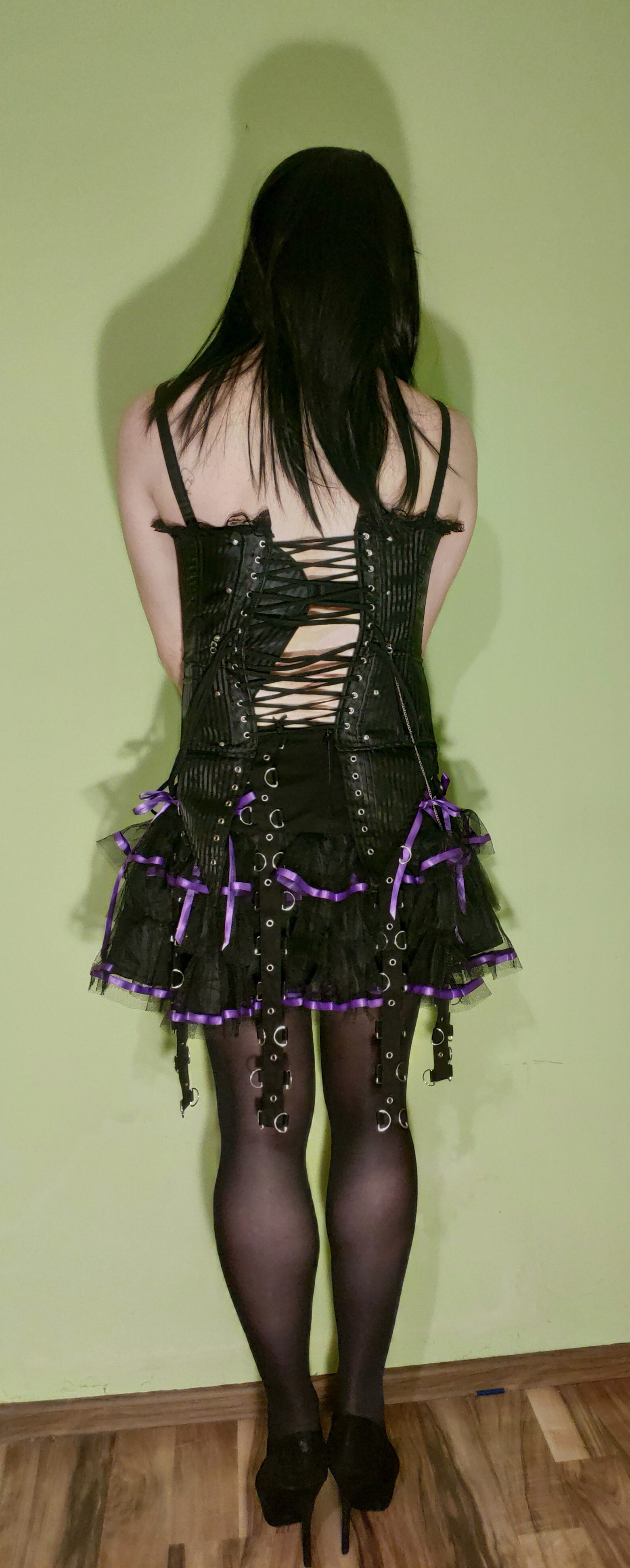 Next Image >>