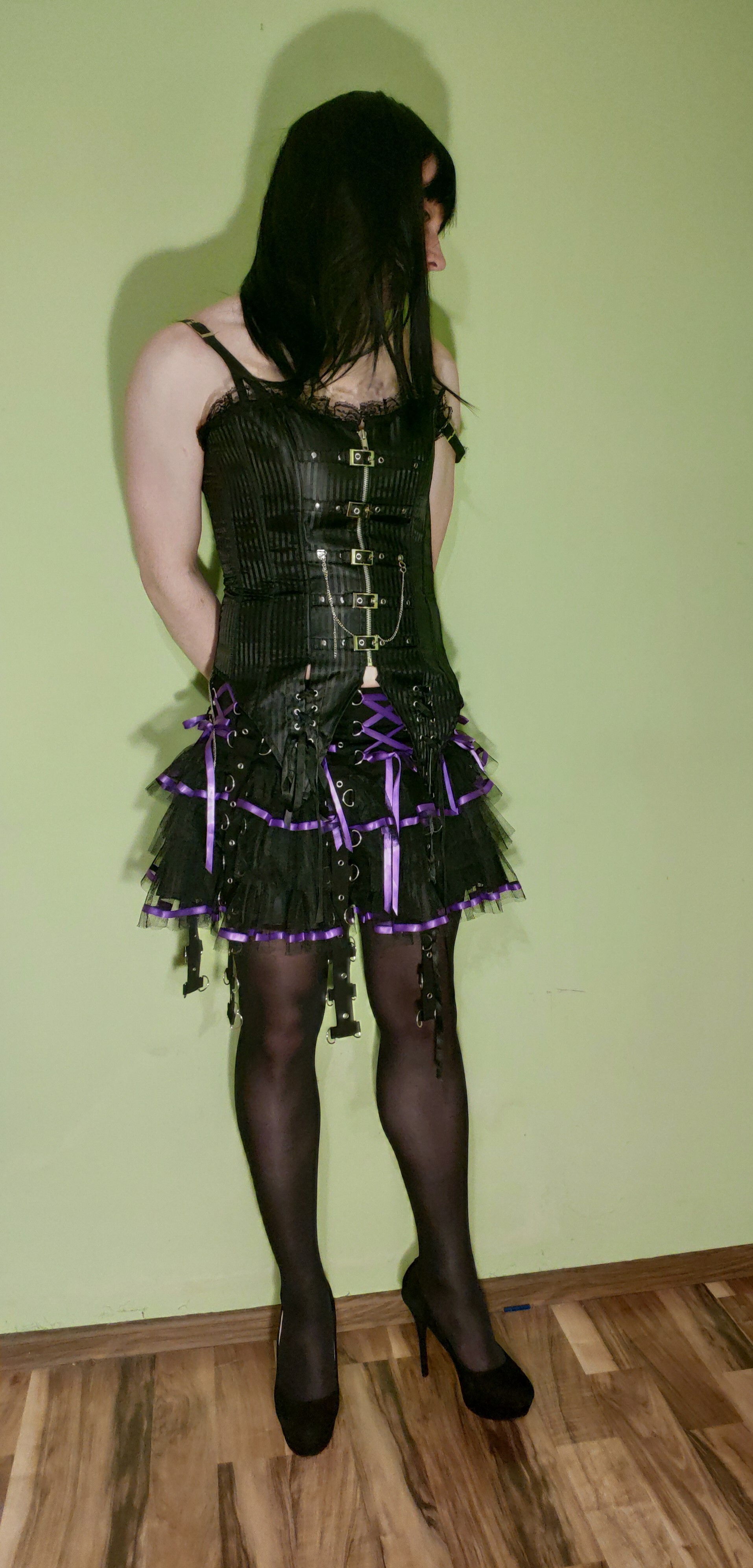 Next Image >>