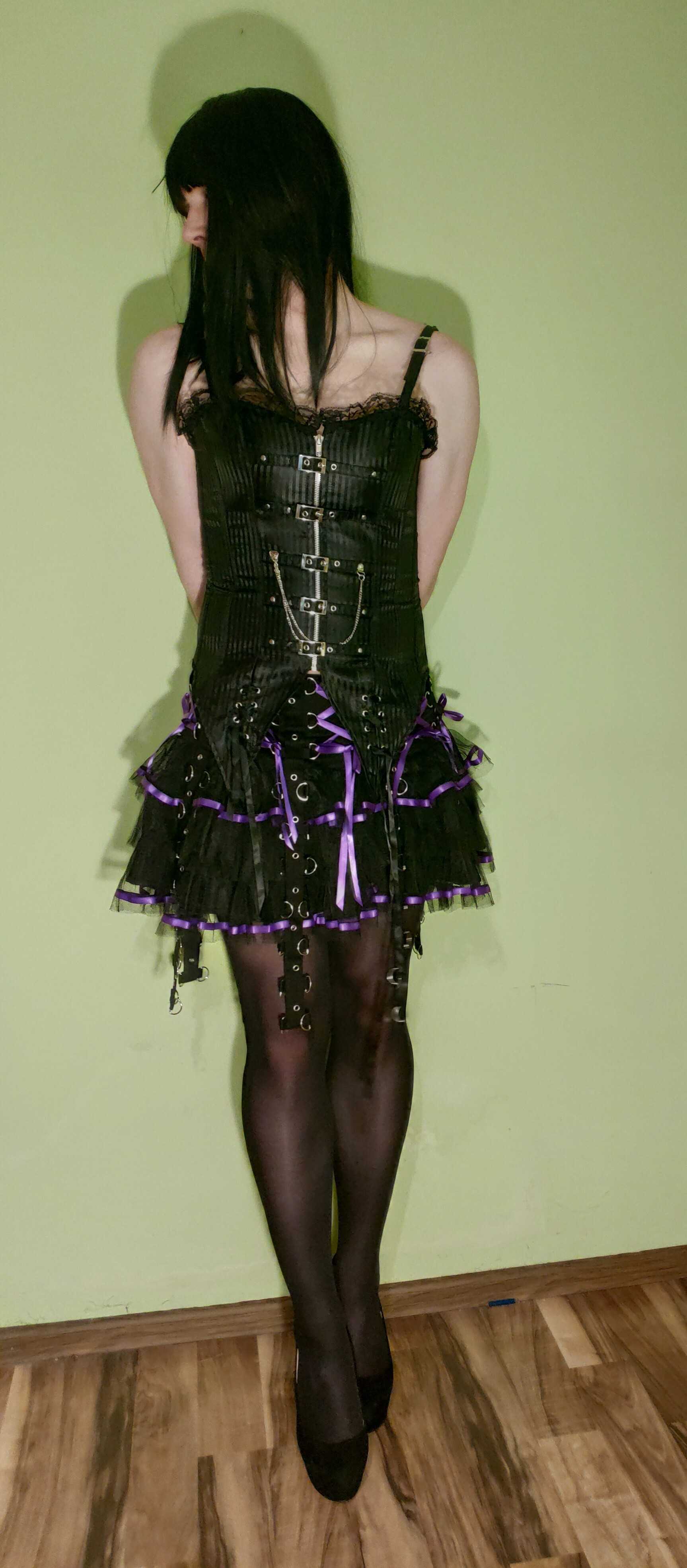 Next Image >>
