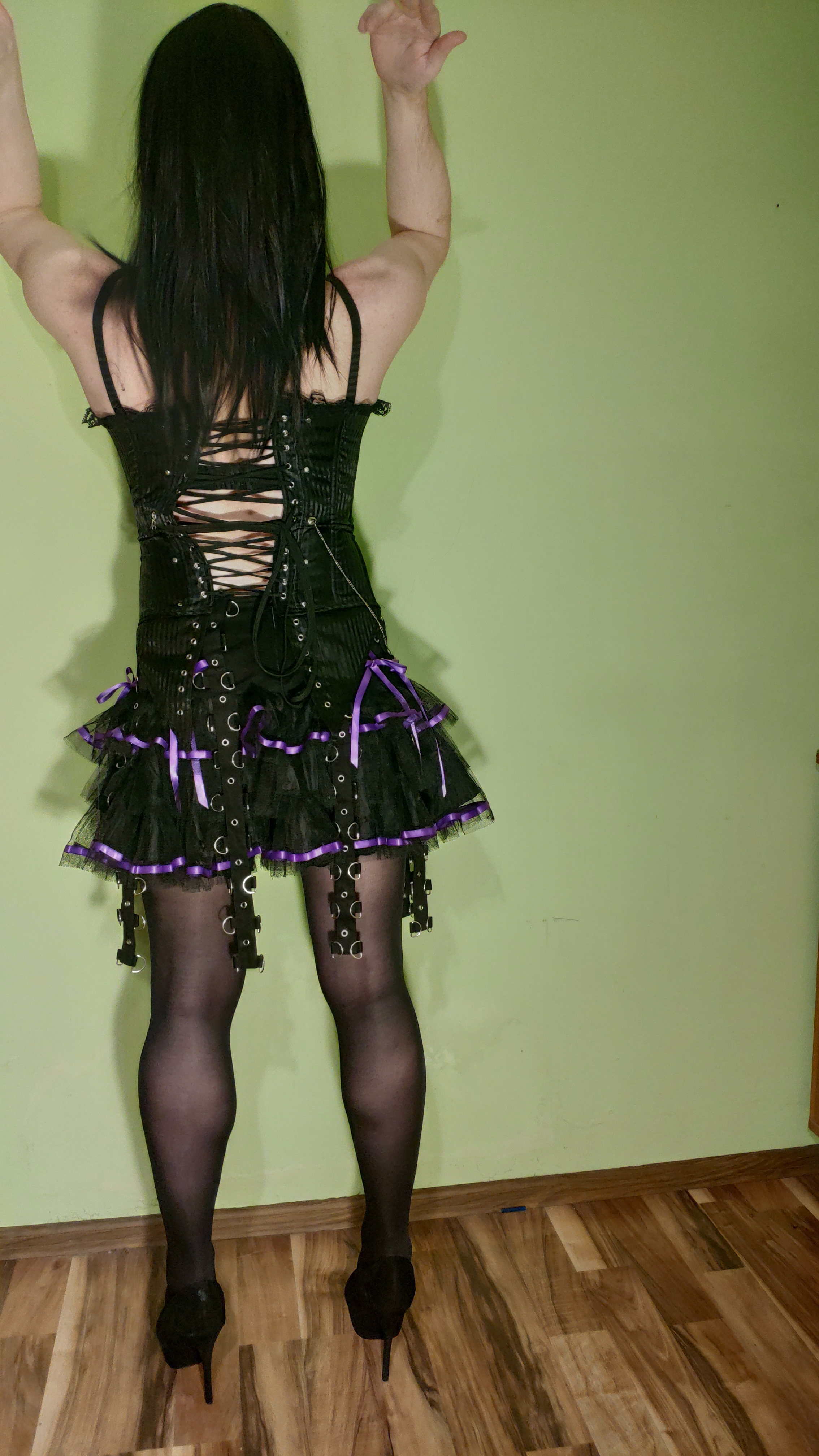 Next Image >>