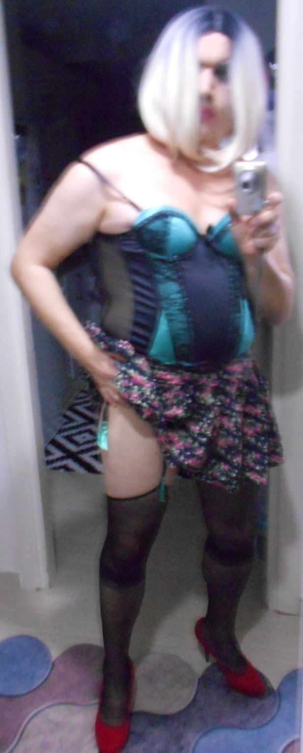 Next Image >>