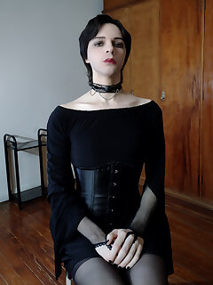 Goth Shemale Mobile Porn Pictures and Galleries - Pictures Amount ...