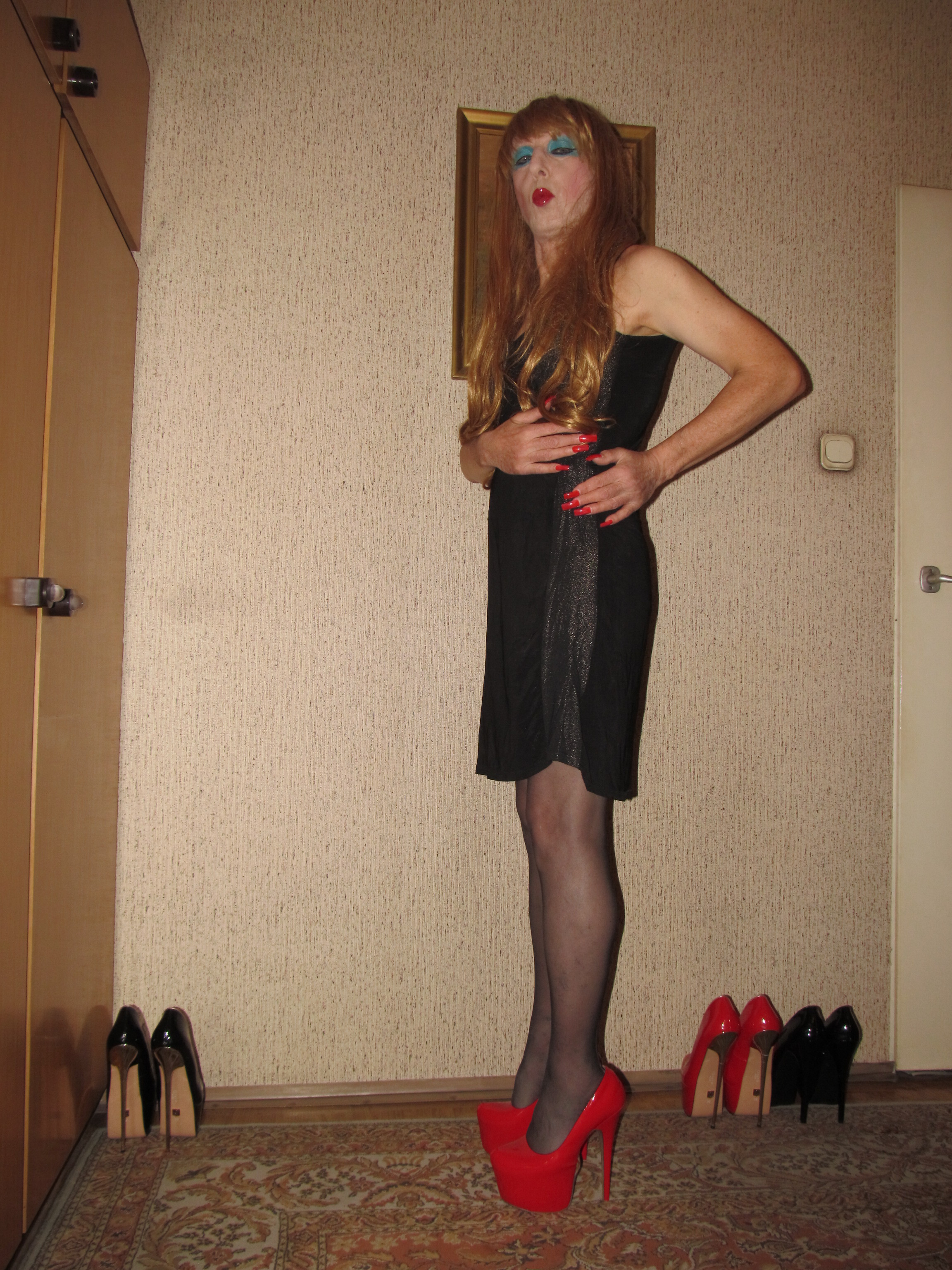 Next Image >>
