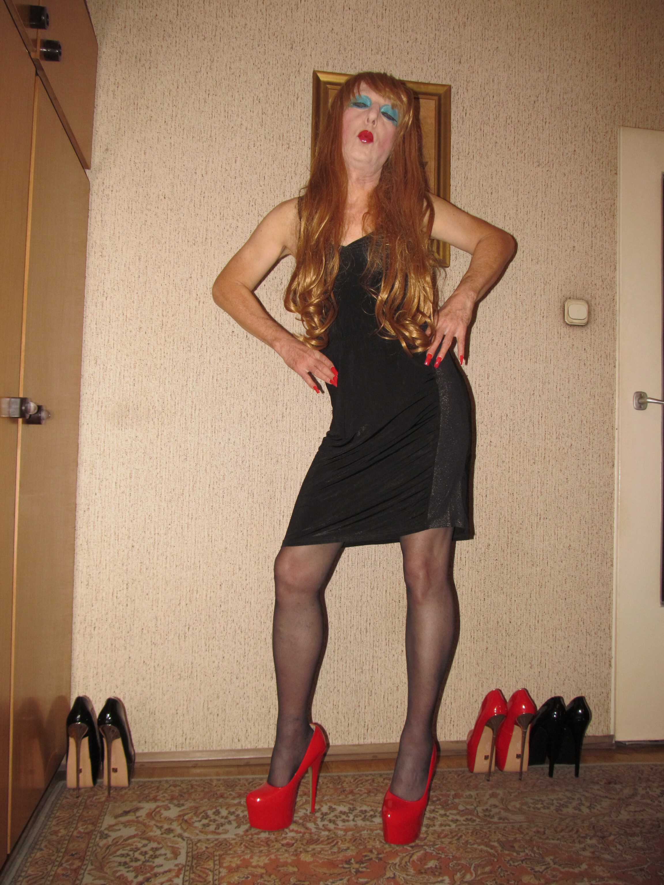 Next Image >>
