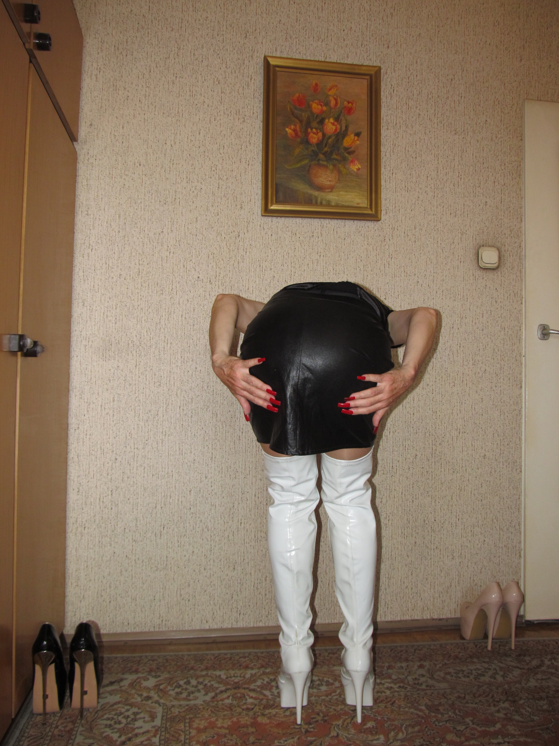 Next Image >>