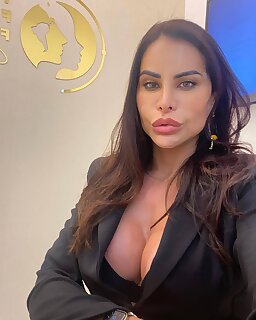 Vivian Costa - aShemaletube.com