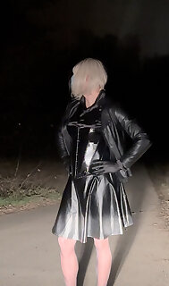 Crossdresser outdoor leather skirt lack corset
