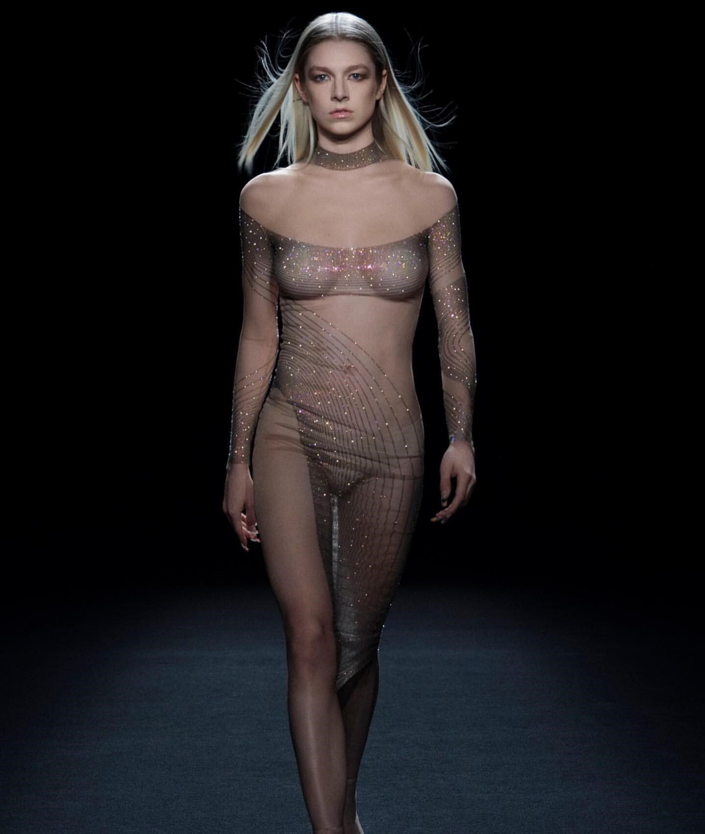 Next Image >>