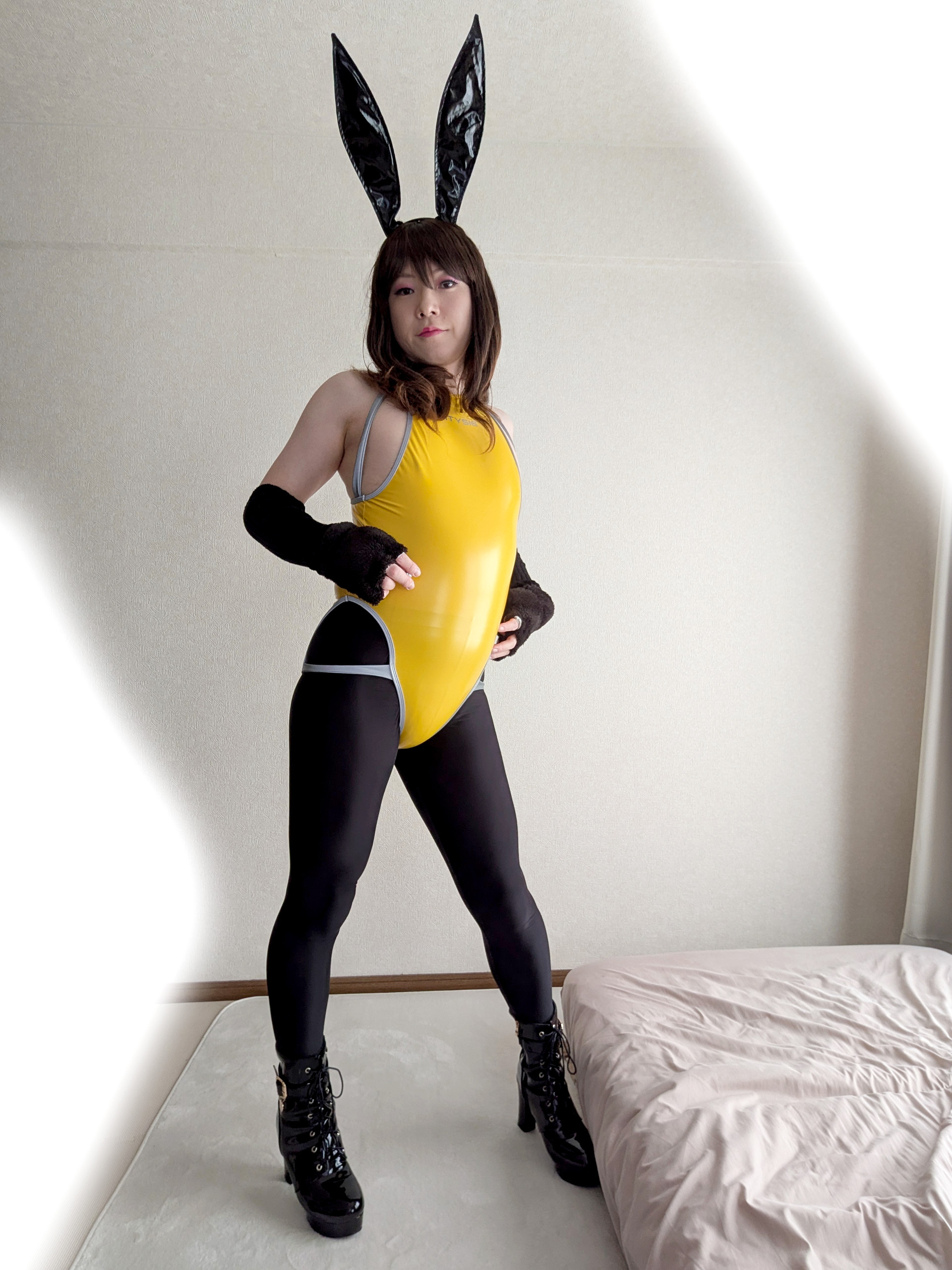 Next Image >>
