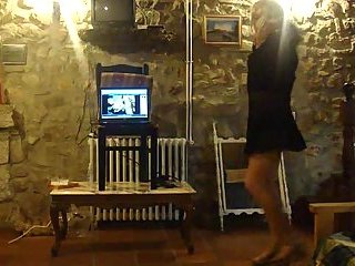 Amateur shemale dancing