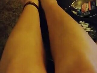 To my foot lovers, Macarena feet, cum on it please
