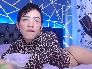 sexy femboy camshow!