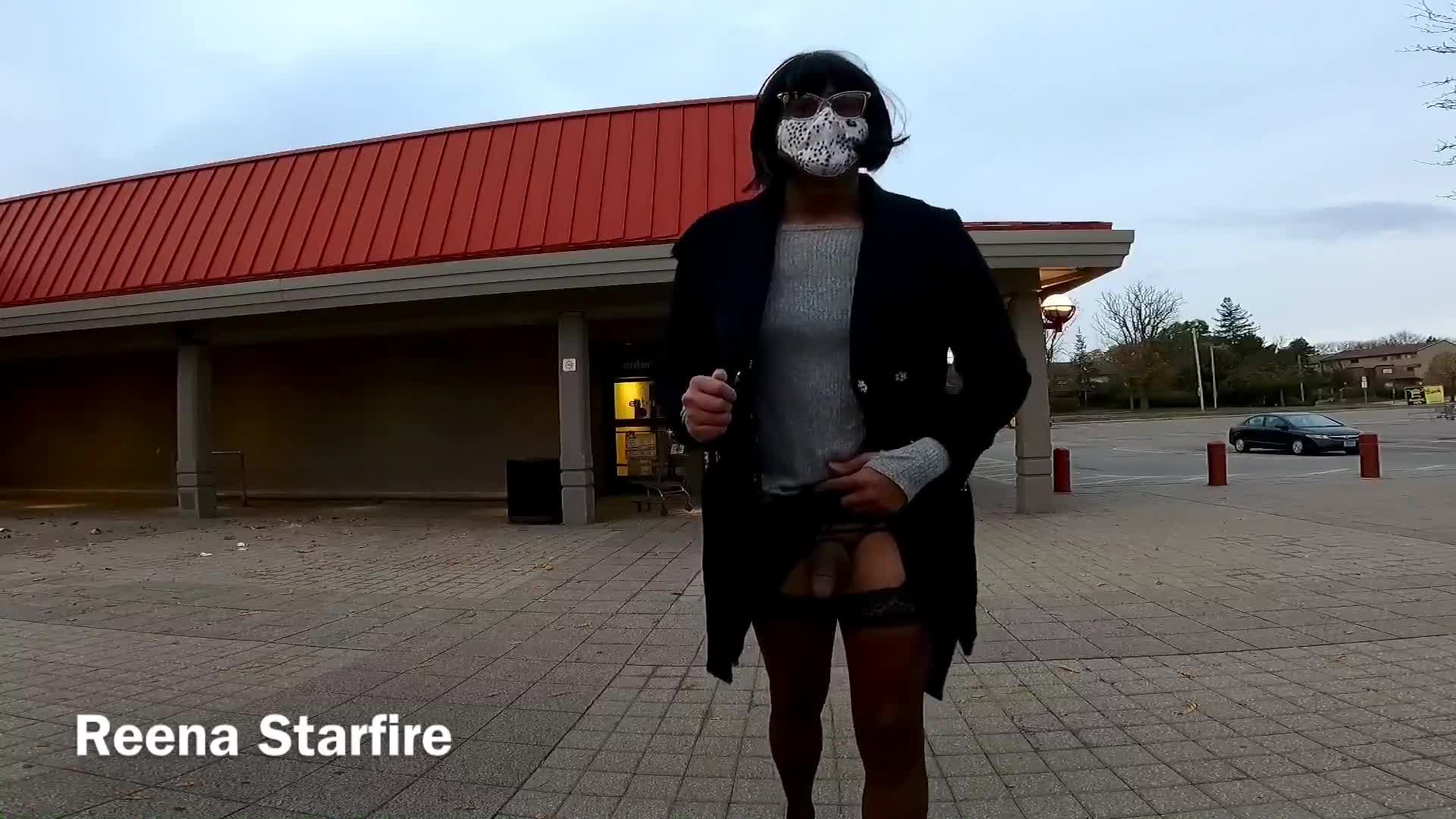 Reena Starfire - Sissy Daytime Play In A Public Strip Mall