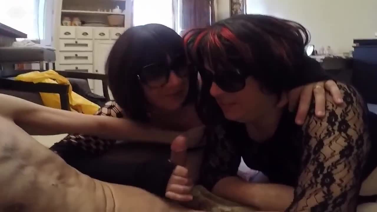 Crossdressers Sucking Each Other