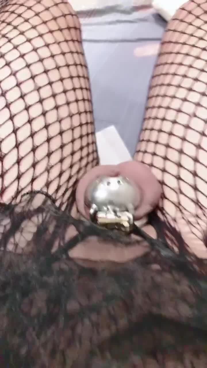 cum handsfree in chastity cage