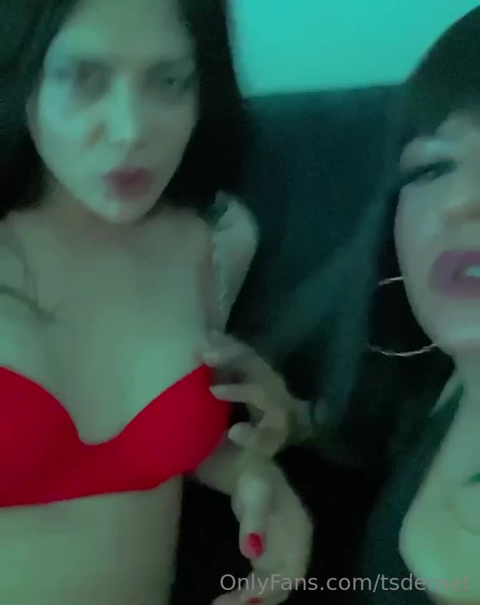 Turkish Ts Demet and Cagla make their slave lick their feet